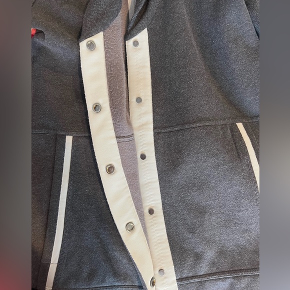 Lululemon Yin To My Yang Sweatshirt Cardi
Heathered Black Soot Light - Picture 4 of 6